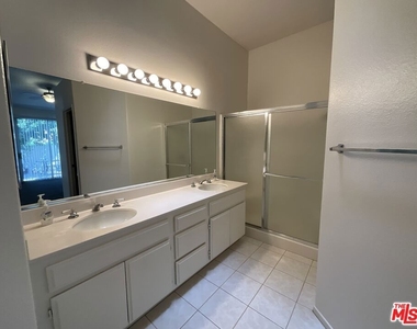 1439 Allin Lane - Photo Thumbnail 6