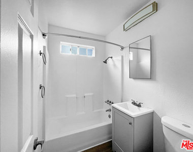 813 E Imperial Highway - Photo Thumbnail 9
