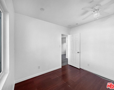 813 E Imperial Highway - Photo Thumbnail 8