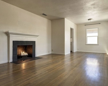 6315 Craner Avenue - Photo Thumbnail 4