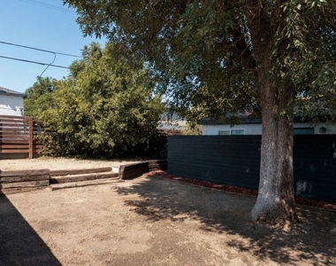 6315 Craner Avenue - Photo Thumbnail 27