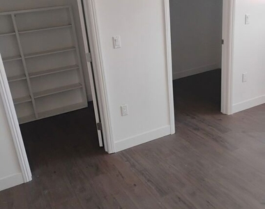 13757 Vanowen Street - Photo Thumbnail 8