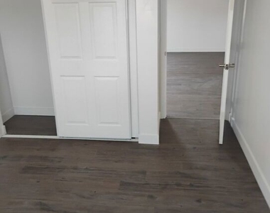 13757 Vanowen Street - Photo Thumbnail 10