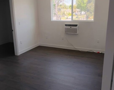 13757 Vanowen Street - Photo Thumbnail 7