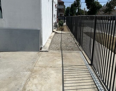 13757 Vanowen Street - Photo Thumbnail 11