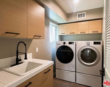 6581 Seabluff Drive - Photo Thumbnail 27