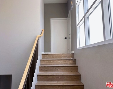 6581 Seabluff Drive - Photo Thumbnail 19