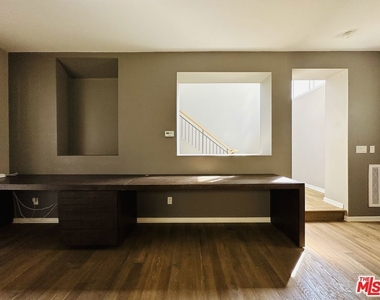 6581 Seabluff Drive - Photo Thumbnail 25
