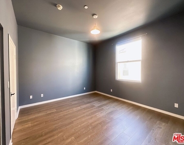 6581 Seabluff Drive - Photo Thumbnail 23