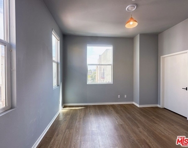6581 Seabluff Drive - Photo Thumbnail 21