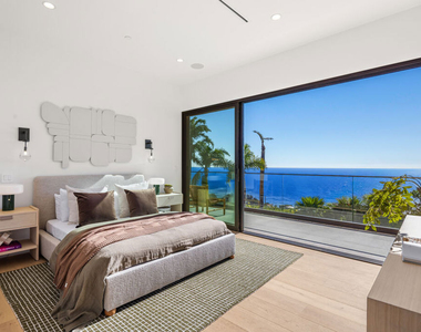 4732 Avenida Del Mar - Photo Thumbnail 17