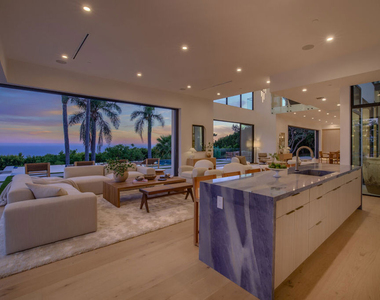4732 Avenida Del Mar - Photo Thumbnail 9
