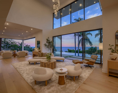 4732 Avenida Del Mar - Photo Thumbnail 3