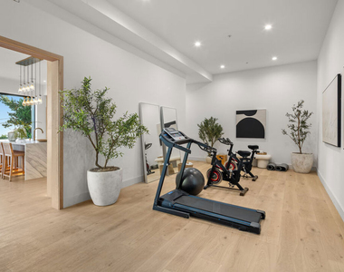 4732 Avenida Del Mar - Photo Thumbnail 19