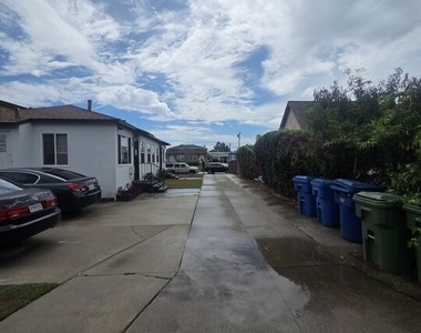 1515 1/2 W 85th Street - Photo Thumbnail 4