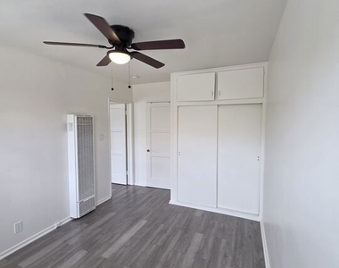1515 1/2 W 85th Street - Photo Thumbnail 9