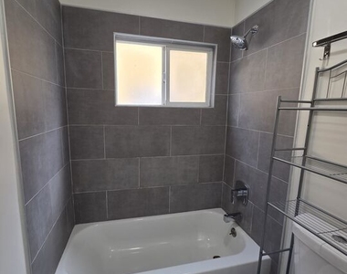 1515 1/2 W 85th Street - Photo Thumbnail 12