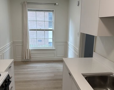 325 N Palm Drive - Photo Thumbnail 9