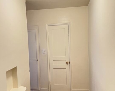 325 N Palm Drive - Photo Thumbnail 12