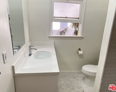 325 N Palm Drive - Photo Thumbnail 14