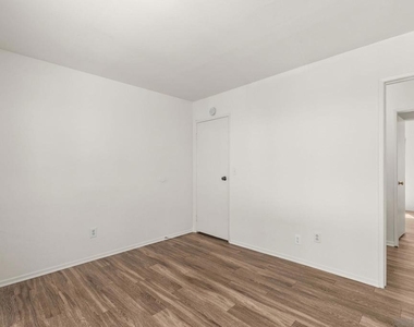 5422 Adobe Falls Rd - Photo Thumbnail 22
