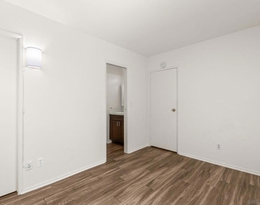 5422 Adobe Falls Rd - Photo Thumbnail 29