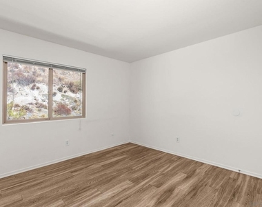 5422 Adobe Falls Rd - Photo Thumbnail 26