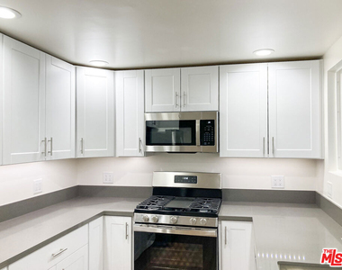 1249 23rd Street - Photo Thumbnail 5