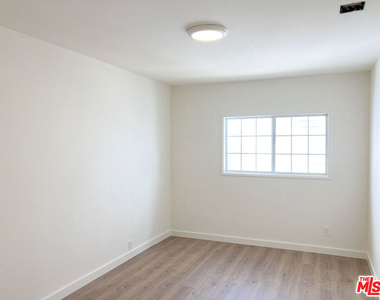 1249 23rd Street - Photo Thumbnail 11