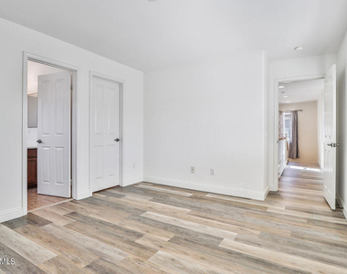 4607 Valerio Way - Photo Thumbnail 15