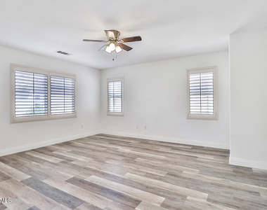 4607 Valerio Way - Photo Thumbnail 20