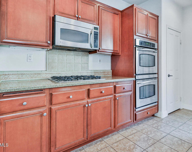 4607 Valerio Way - Photo Thumbnail 10