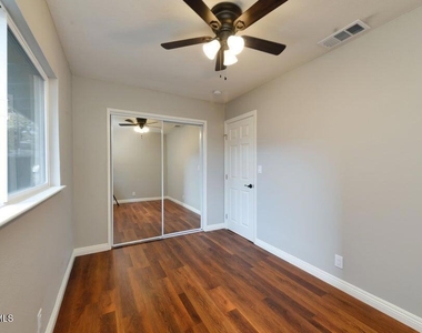 2775 Los Robles Road - Photo Thumbnail 11