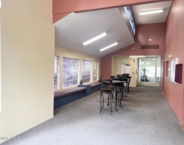 5805 Oak Bend Lane - Photo Thumbnail 19