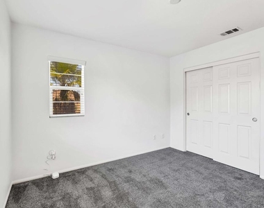 530 Calle Vibrante - Photo Thumbnail 23