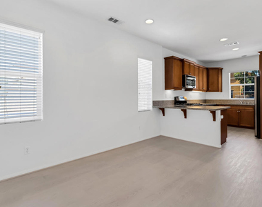 530 Calle Vibrante - Photo Thumbnail 11