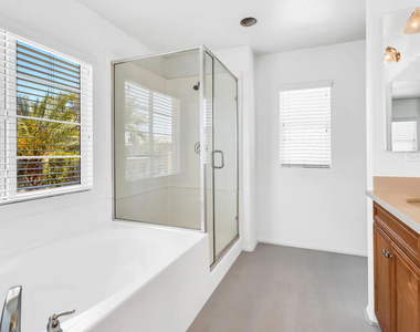530 Calle Vibrante - Photo Thumbnail 17