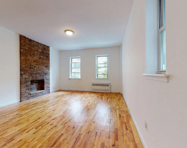 East 87th Street - Photo Thumbnail 4