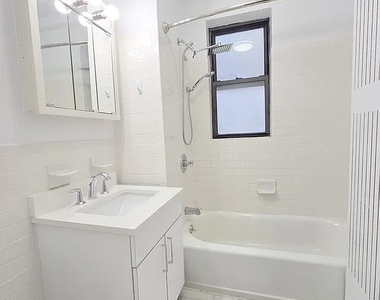 140 West 55th Street - Photo Thumbnail 3