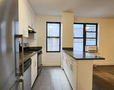 140 West 55th Street - Photo Thumbnail 2