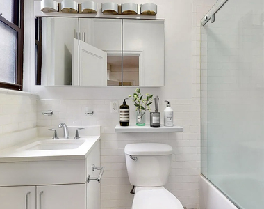 140 East 46th Street - Photo Thumbnail 3