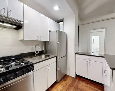 140 East 46th Street - Photo Thumbnail 2