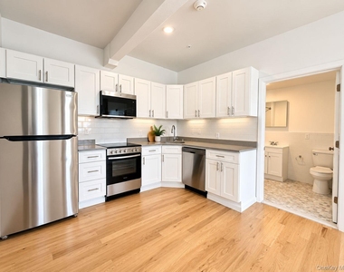 155 S River St - Photo Thumbnail 1
