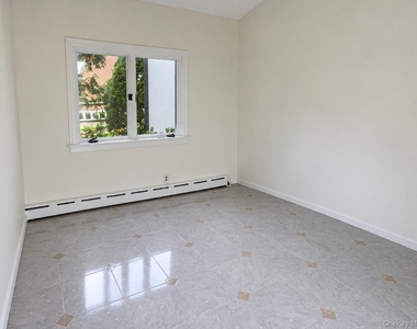 141 Aka 145 Buckingham Road - Photo Thumbnail 2