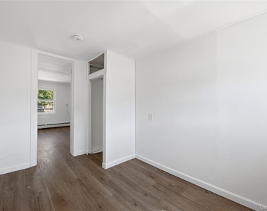 135 N Highland Avenue - Photo Thumbnail 10