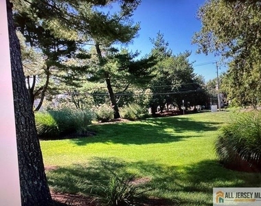 401 Yorkshire Place - Photo Thumbnail 18