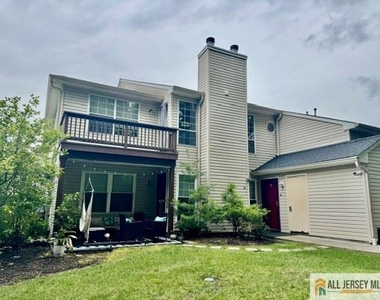 401 Yorkshire Place - Photo Thumbnail 23