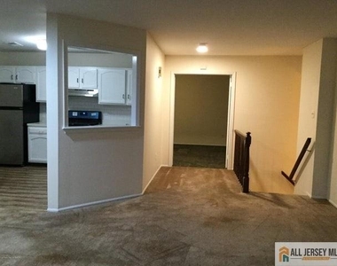 401 Yorkshire Place - Photo Thumbnail 9