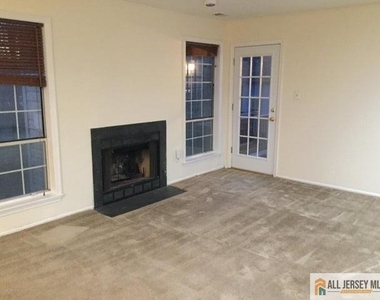 401 Yorkshire Place - Photo Thumbnail 3