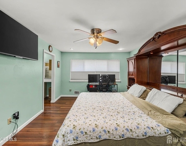 1 Quincy Circle - Photo Thumbnail 18